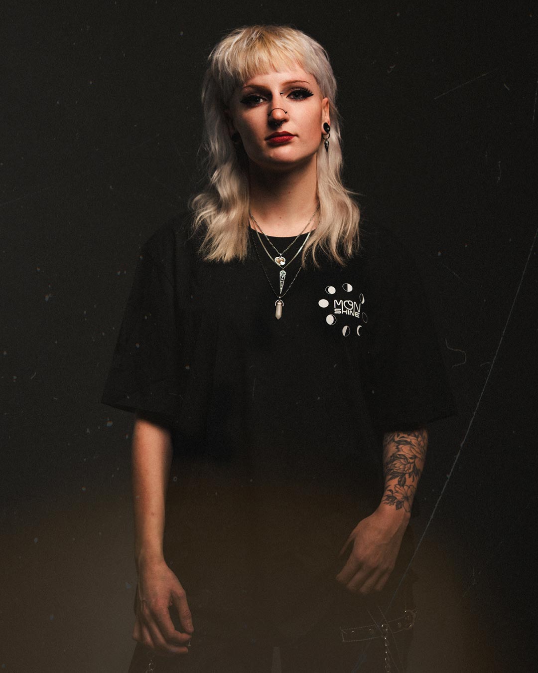 model voor kleding merch van event moonshine shoot in arnhem