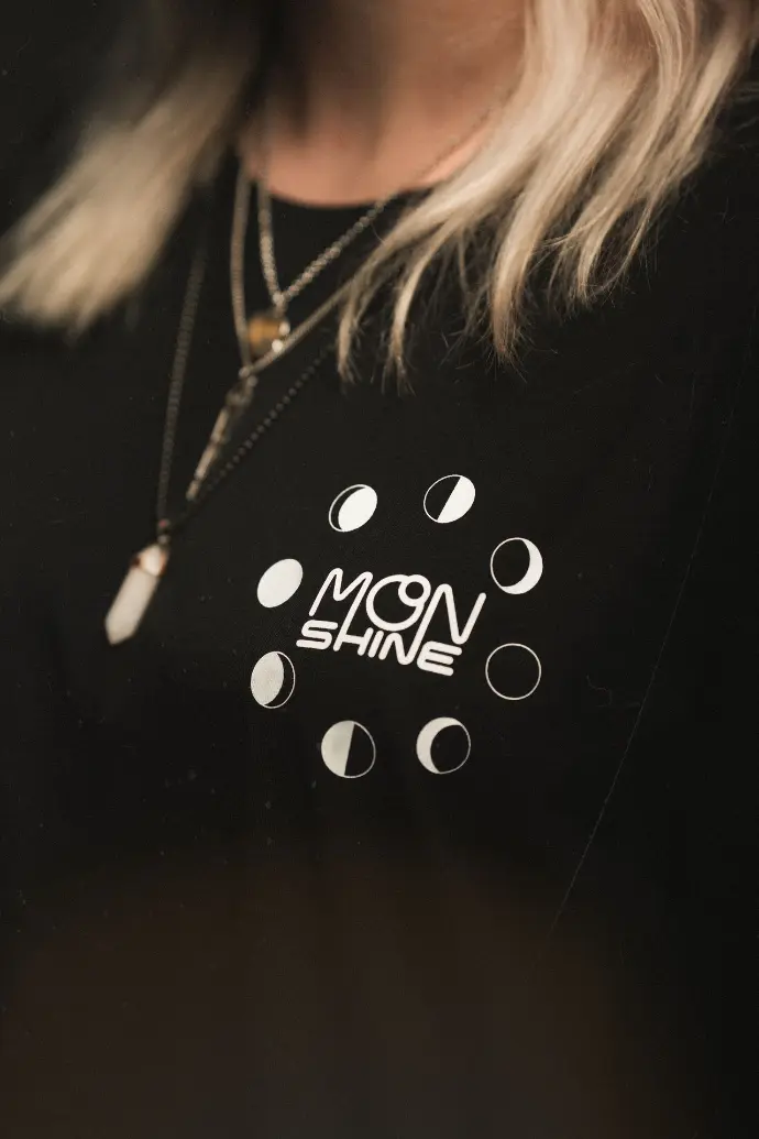 Productfoto Moonshine T-shirt, branding en webshop fotografie Arnhem