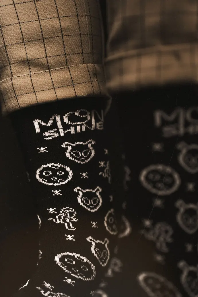 Merchandise fotografie Arnhem – Moonshine sokken professioneel vastgelegd